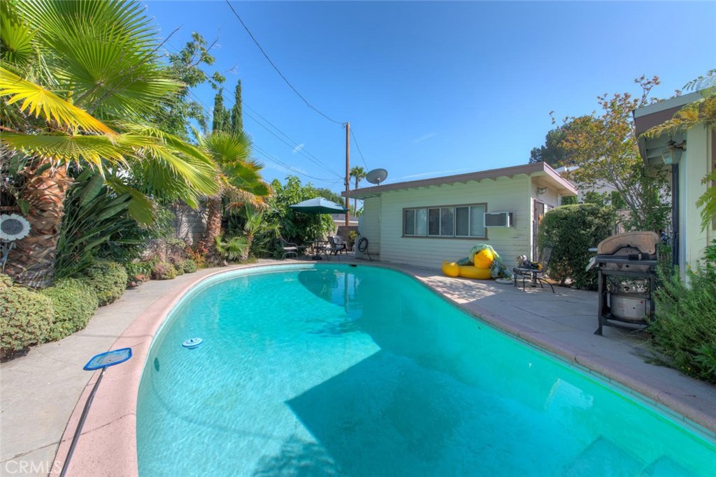 Photo for 4712 Pennsylvania Avenue, La Crescenta, CA 91214 - Listing #SR-19161702 4712 Pennsylvania Avenue, La Crescenta, CA 91214