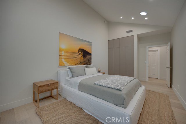 3 Bed Home for Sale in Encino, California