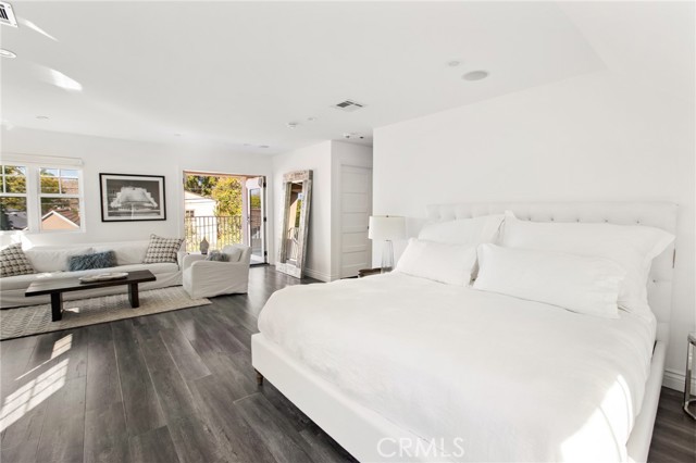 4 Bed Home for Sale in Studio City, California