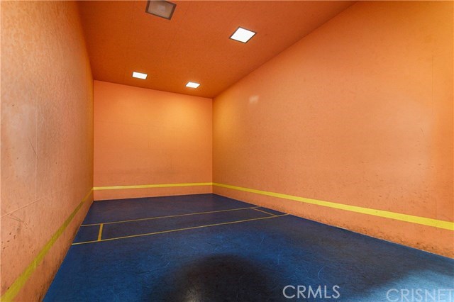 Photo for 5525 Canoga Avenue, 219, Woodland Hills, CA 91367 - Listing #SR-19278251 5525 Canoga Avenue, 219, Woodland Hills, CA 91367