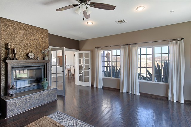 3 Bed Home for Sale in Agua Dulce, California