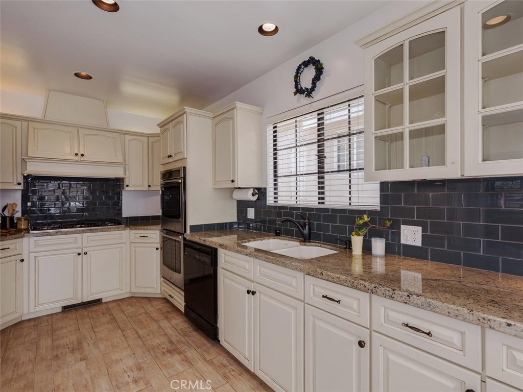 Photo for 1341 RAYMOND Avenue, Glendale, CA 91201 - Listing #SR-19221422 1341 RAYMOND Avenue, Glendale, CA 91201