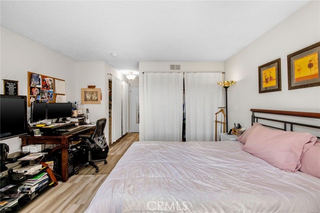 2 Bed Home for Sale in Van Nuys, California