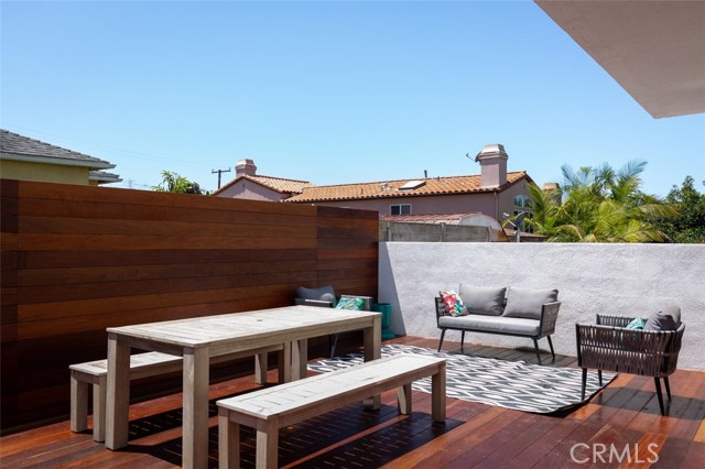 1734 Spreckels Lane, Redondo Beach, California 90278, 3 Bedrooms Bedrooms, ,3 BathroomsBathrooms,Residential,Sold,Spreckels,SR20155504
