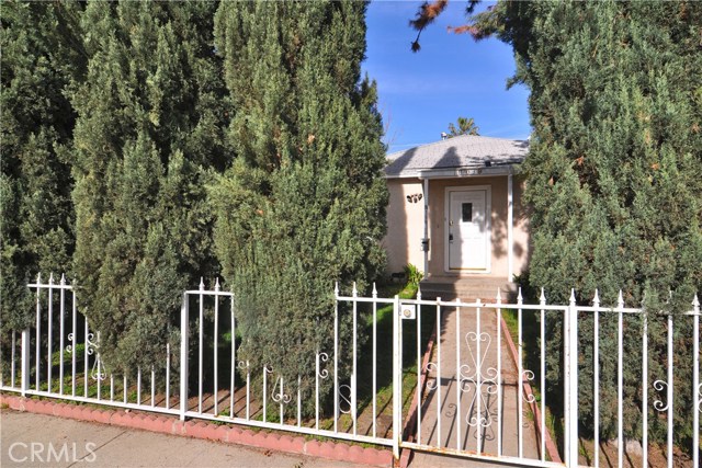Photo of 18039 Burbank Boulevard, Encino, CA 91316
