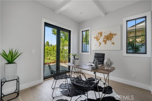 5 Bed Home for Sale in Encino, California