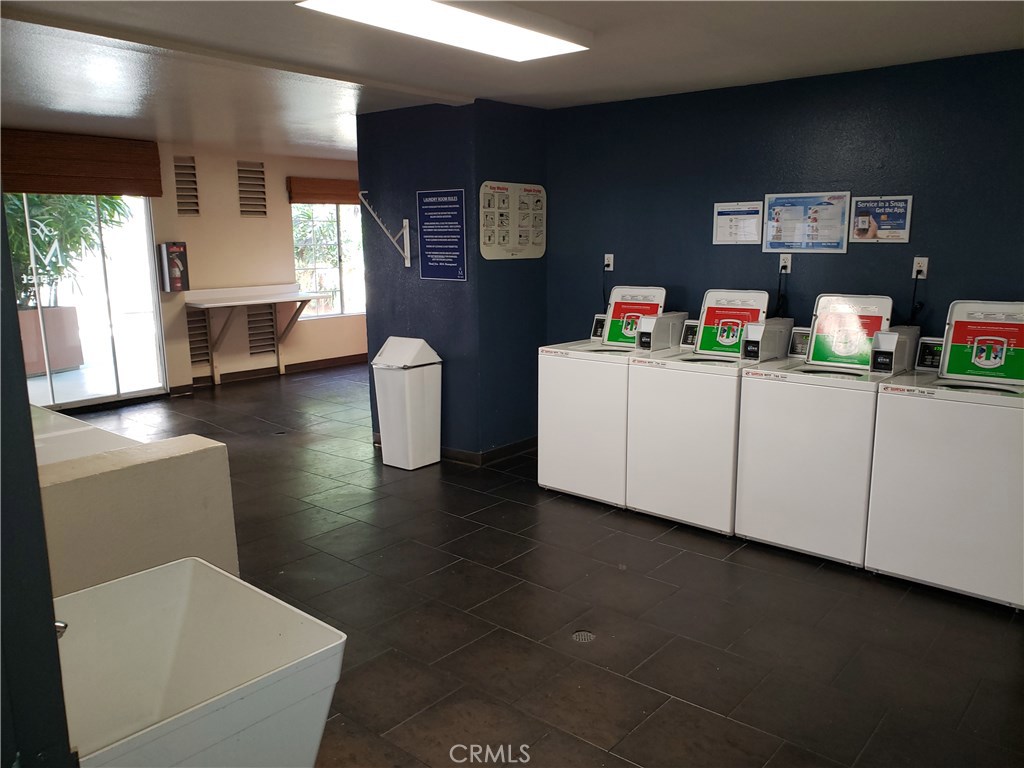 Photo for 5525 Canoga Avenue, 219, Woodland Hills, CA 91367 - Listing #SR-19278251 5525 Canoga Avenue, 219, Woodland Hills, CA 91367