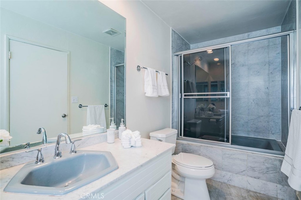 Photo for 5545 Ostin Avenue, Woodland Hills, CA 91367 - Listing #SR-19232071 5545 Ostin Avenue, Woodland Hills, CA 91367