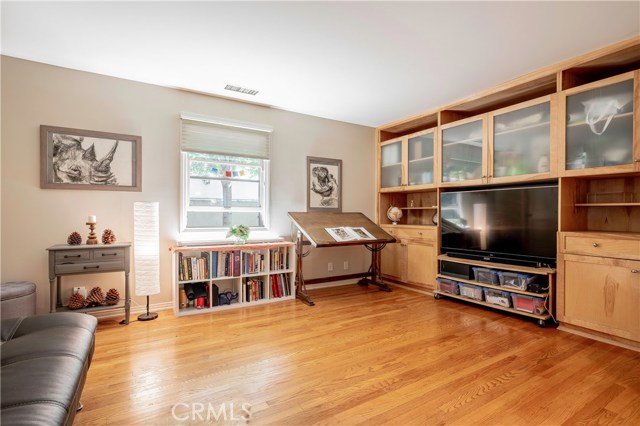 4 Bed Home for Sale in Sherman Oaks, California