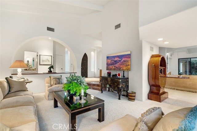 5 Bed Home for Sale in Encino, California