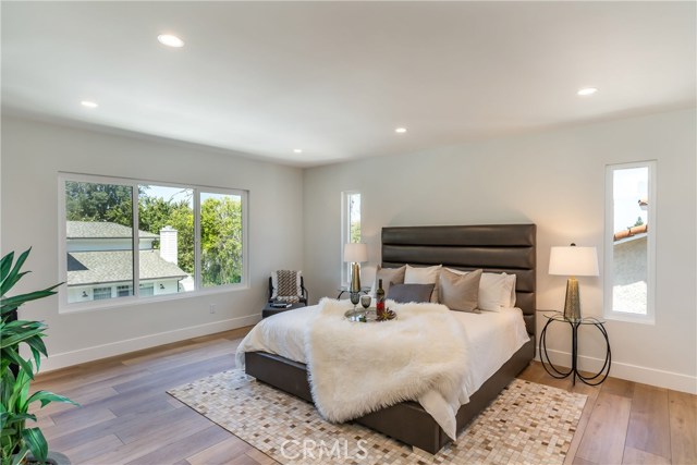 4 Bed Home for Sale in Encino, California