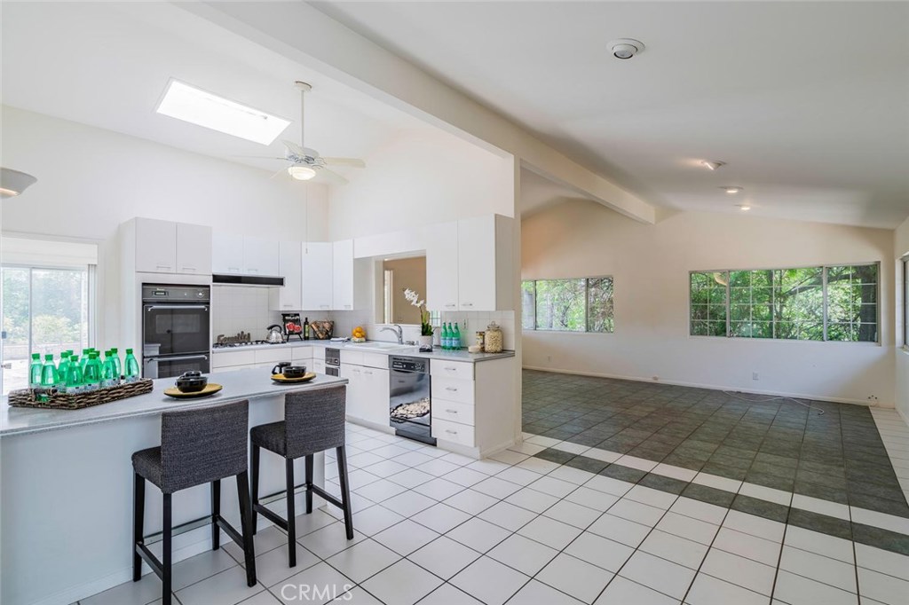 Photo for 5545 Ostin Avenue, Woodland Hills, CA 91367 - Listing #SR-19232071 5545 Ostin Avenue, Woodland Hills, CA 91367