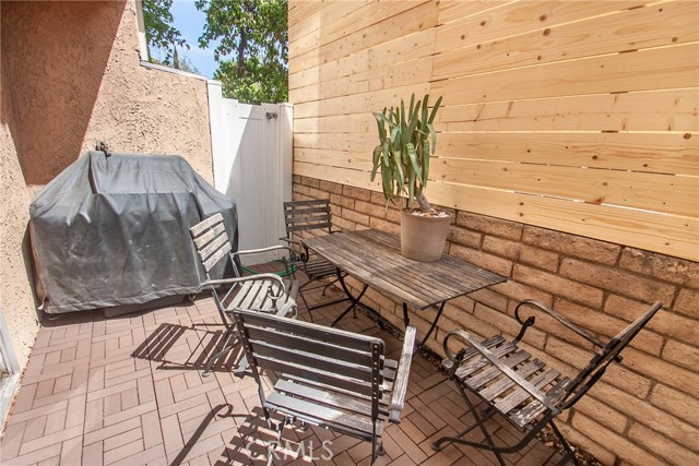 2 Bed Home for Sale in Valley Village, California