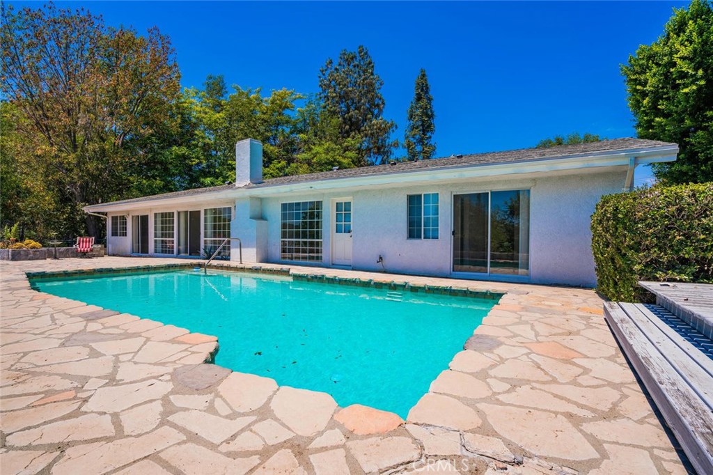 Photo for 5545 Ostin Avenue, Woodland Hills, CA 91367 - Listing #SR-19232071 5545 Ostin Avenue, Woodland Hills, CA 91367