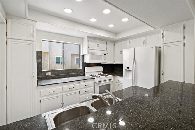 2 Bed Home for Sale in Van Nuys, California