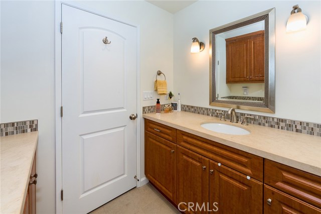 818 Camino Real, Redondo Beach, California 90277, 2 Bedrooms Bedrooms, ,2 BathroomsBathrooms,Residential,Sold,Camino Real,SR20198700