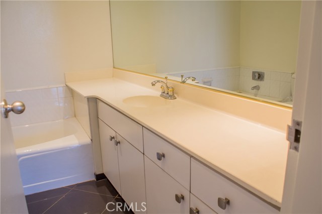 7250 Franklin Avenue #401