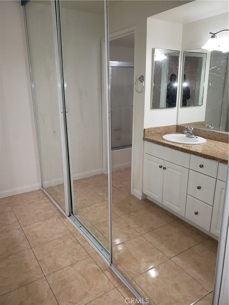 Photo for 5525 Canoga Avenue, 219, Woodland Hills, CA 91367 - Listing #SR-19278251 5525 Canoga Avenue, 219, Woodland Hills, CA 91367