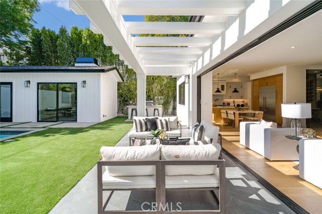 6 Bed Home for Sale in Studio City, California