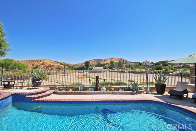 4 Bed Home for Sale in Saugus, California