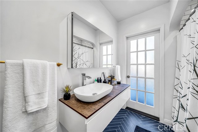 2 Bed Home for Sale in Toluca Lake, California