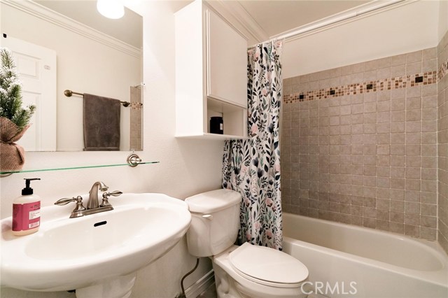 2 Bed Home for Sale in Newhall, California