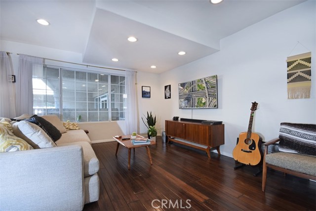1 Bed Home for Sale in Sherman Oaks, California