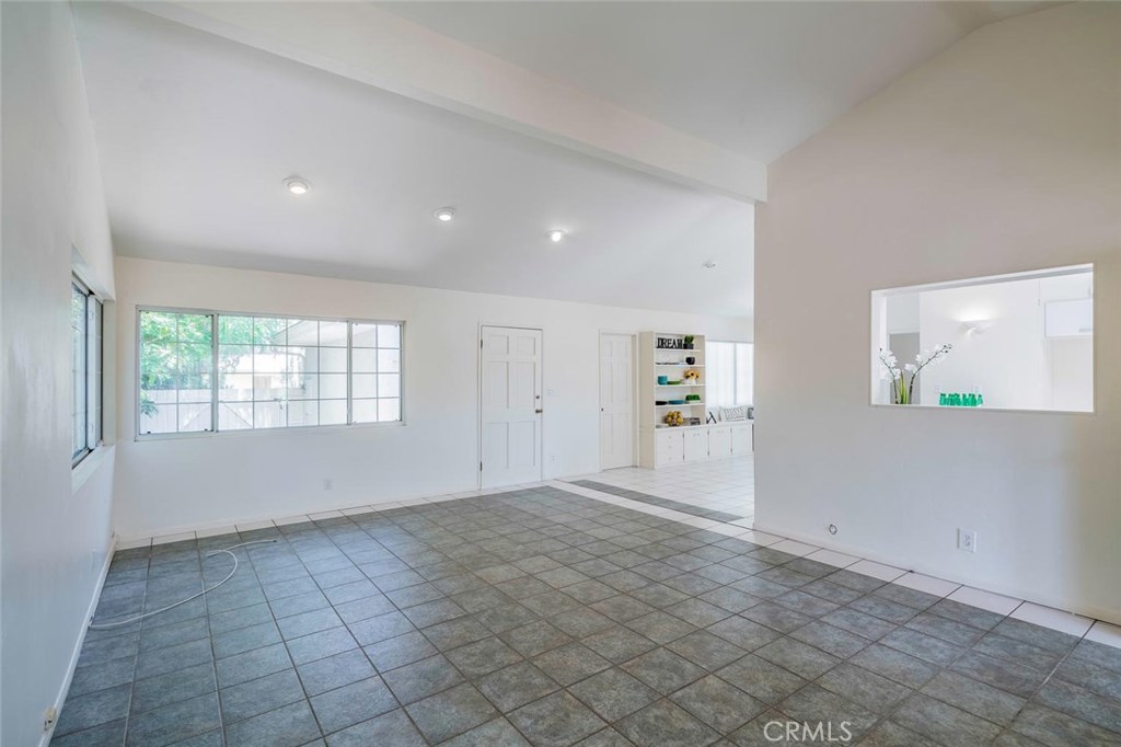 Photo for 5545 Ostin Avenue, Woodland Hills, CA 91367 - Listing #SR-19232071 5545 Ostin Avenue, Woodland Hills, CA 91367