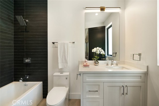 6 Bed Home for Sale in Studio City, California