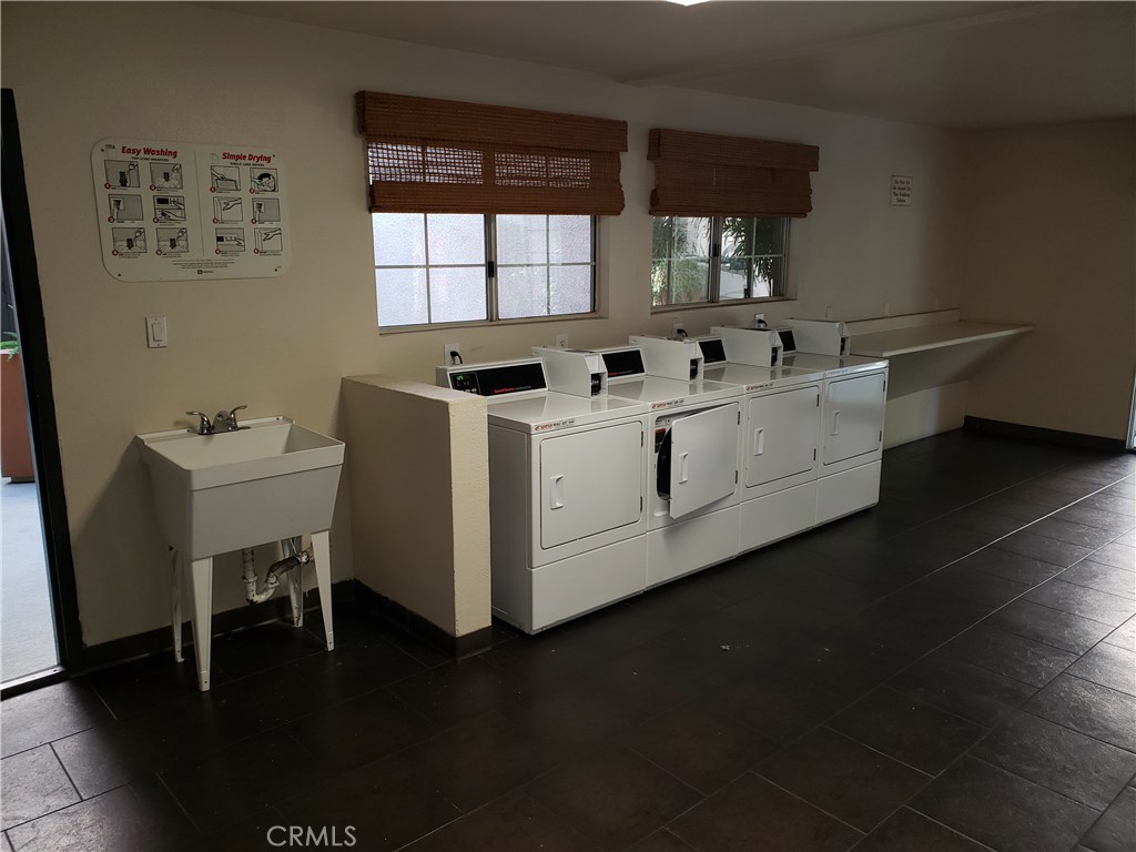 Photo for 5525 Canoga Avenue, 219, Woodland Hills, CA 91367 - Listing #SR-19278251 5525 Canoga Avenue, 219, Woodland Hills, CA 91367