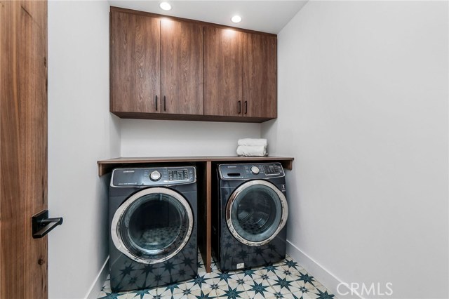 4 Bed Home for Sale in Studio City, California