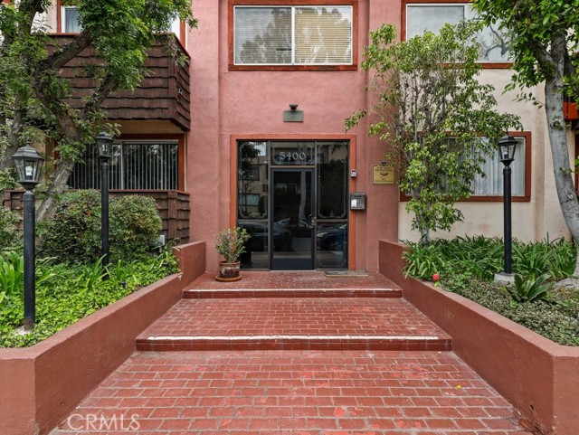 2 Bed Home for Sale in Encino, California