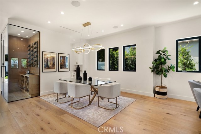 6 Bed Home for Sale in Studio City, California