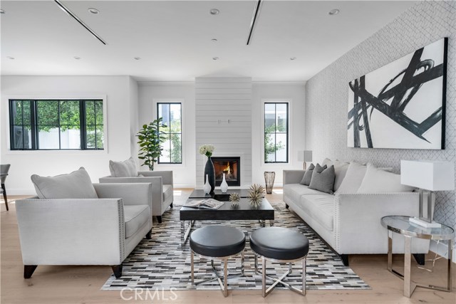 5 Bed Home for Sale in Encino, California