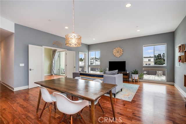 Detail Gallery Image 1 of 1 For 4211 Redwood Ave #307,  Los Angeles,  CA 90066 - 2 Beds | 2 Baths