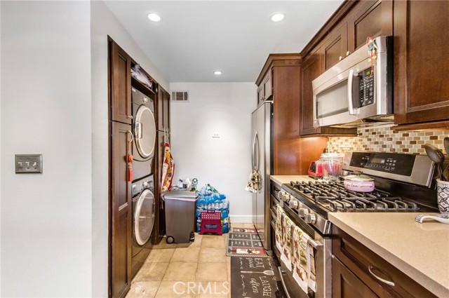 2 Bed Home for Sale in Van Nuys, California