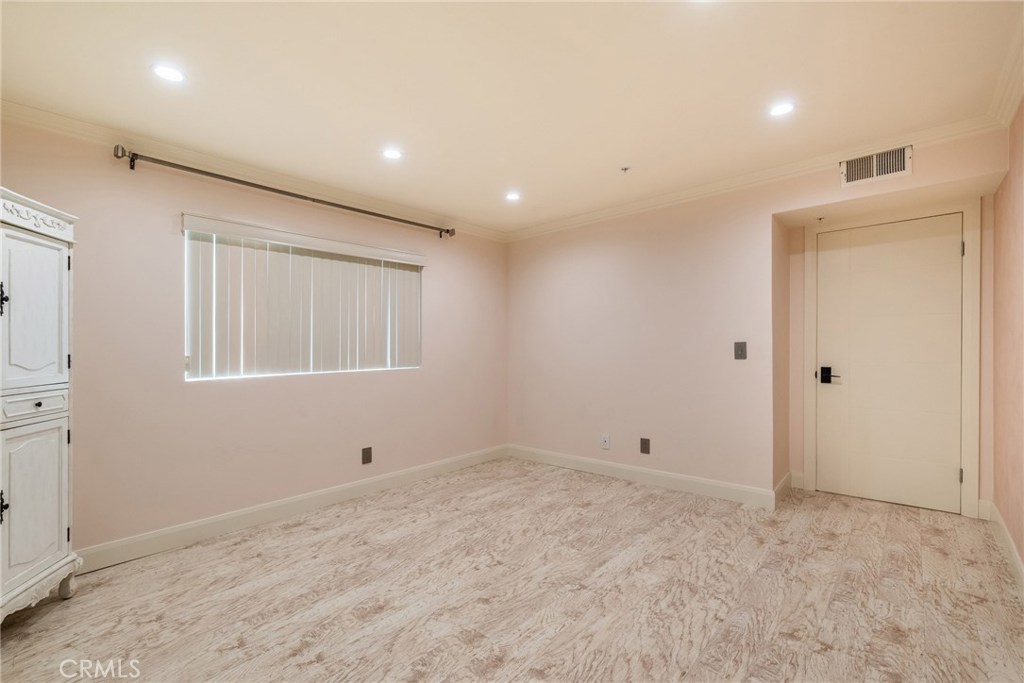Photo for 1020 DAVIS Avenue, 105, Glendale, CA 91201 - Listing #SR-19270214 1020 DAVIS Avenue, 105, Glendale, CA 91201