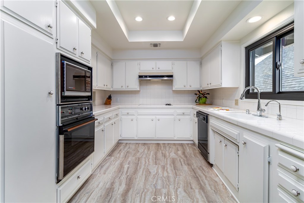 Photo for 1422 N CENTRAL Avenue, 8, Glendale, CA 91202 - Listing #SR-19243085 1422 N CENTRAL Avenue, 8, Glendale, CA 91202