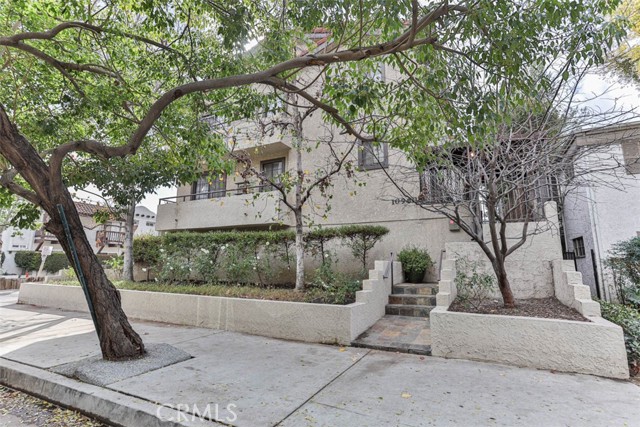 2 Bed Home for Sale in Studio City, California