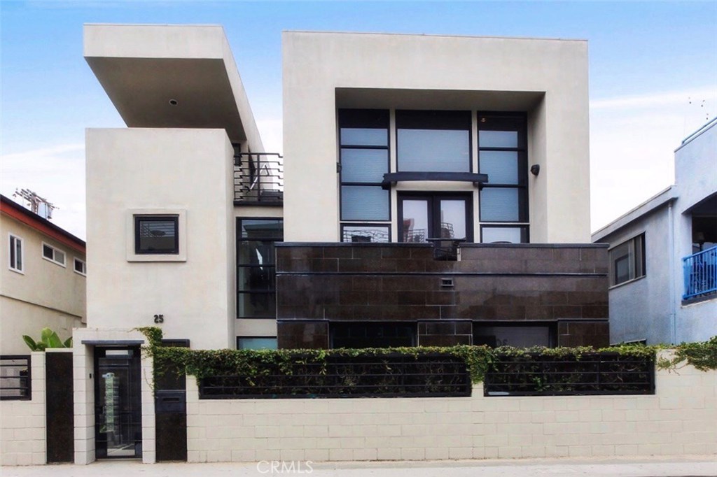 Photo of 25 South VENICE Boulevard, Venice, CA 90291