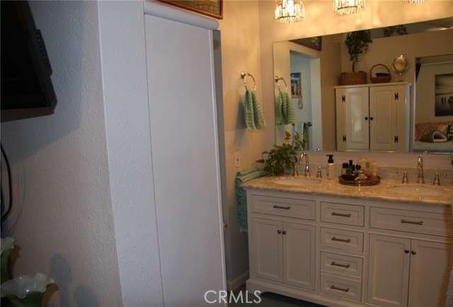 5 Bed Home for Sale in Saugus, California