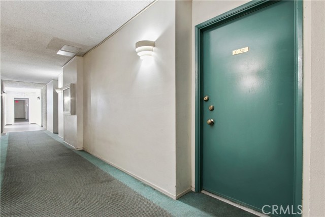 1 Bed Home for Sale in Encino, California