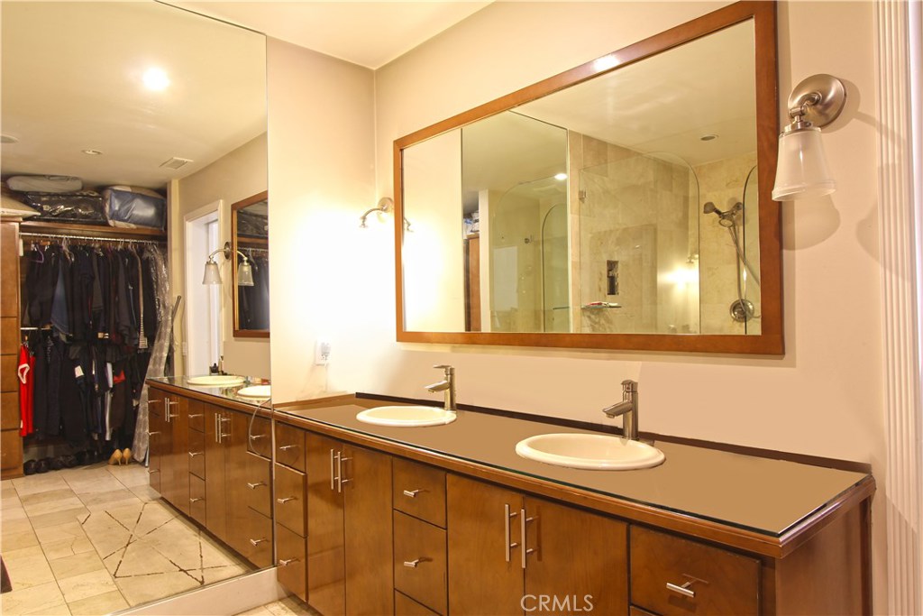 Photo for 9 FAIRCLIFF Court, Glendale, CA 91206 - Listing #SR-19240284 9 FAIRCLIFF Court, Glendale, CA 91206