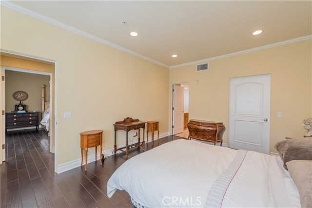851 N San Vicente Boulevard 125