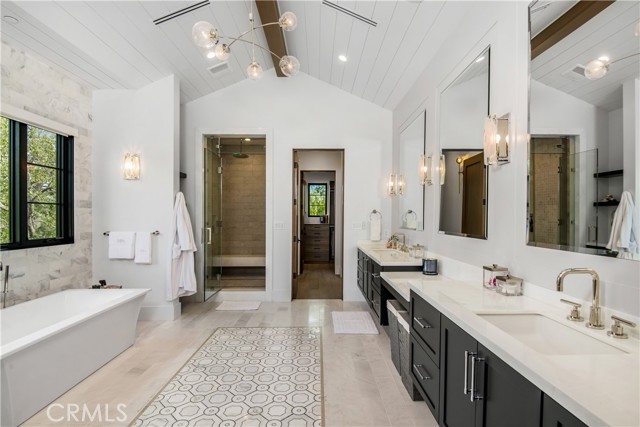 5 Bed Home for Sale in Encino, California