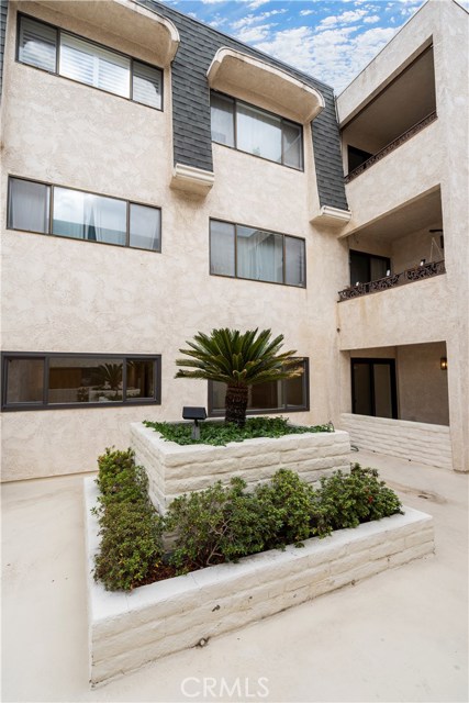 1 Bed Home for Sale in Sherman Oaks, California