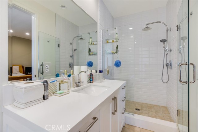 6 Bed Home for Sale in Calabasas, California