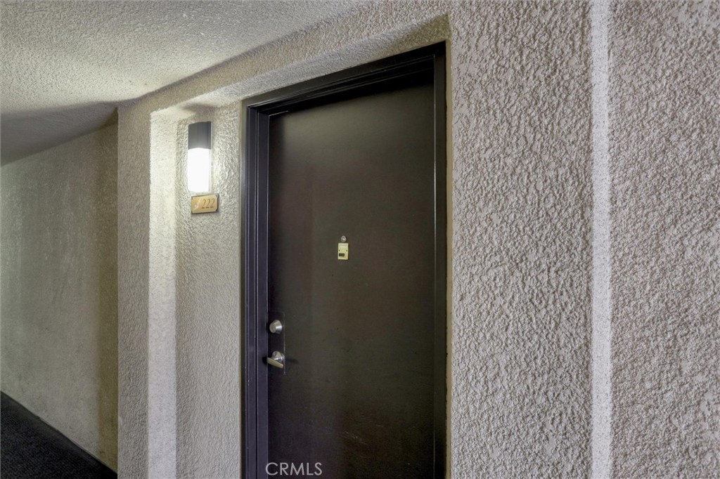 Photo for 5545 Canoga Avenue, 222, Woodland Hills, CA 91367 - Listing #SR-19281443 5545 Canoga Avenue, 222, Woodland Hills, CA 91367