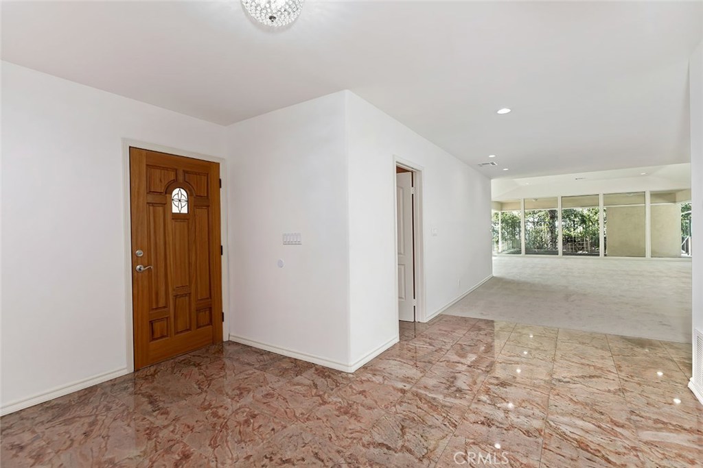 Photo for 648 ROBIN GLEN Drive, Glendale, CA 91202 - Listing #SR-19227329 648 ROBIN GLEN Drive, Glendale, CA 91202