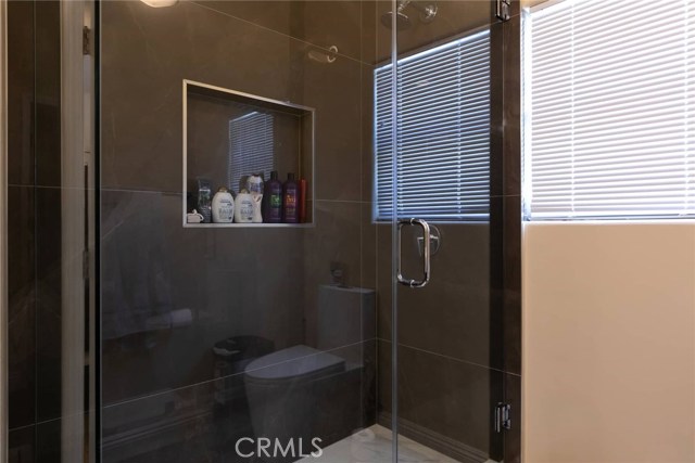 5 Bed Home for Sale in Valley Village, California